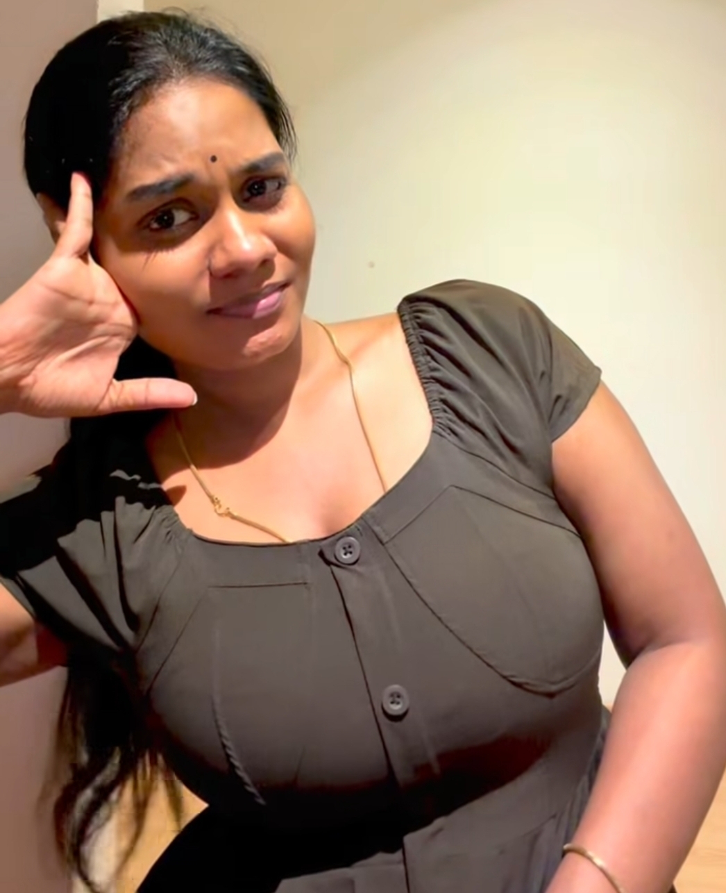 என் வீடியோ பார்க்கணுமா வாங்க இரவு ஆனால் போதும் பாருங்க